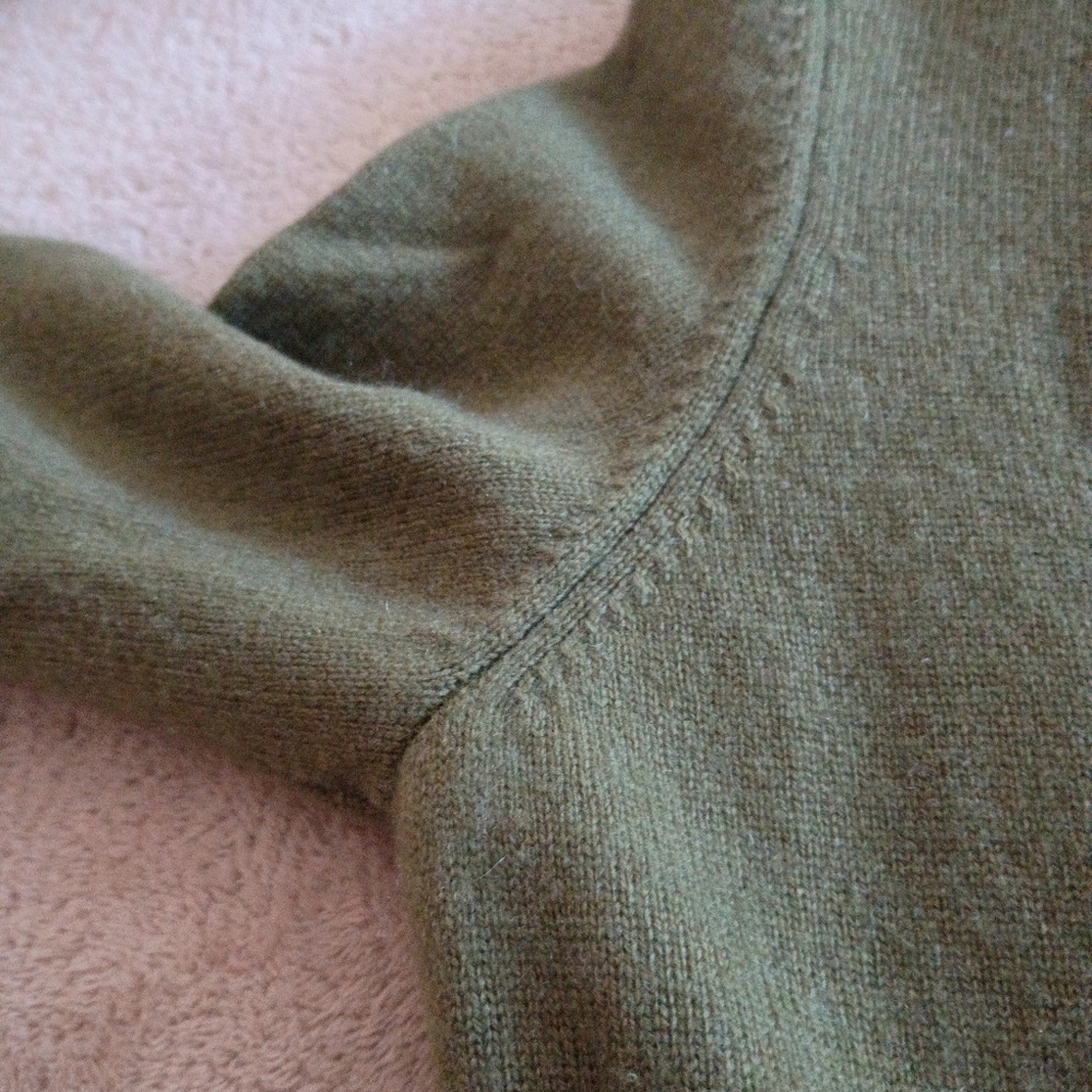Olive Embellished Cardigan Cashmere &Wool..New Condition.Pit To Pit 17"Length 24 - Picture 5 of 8